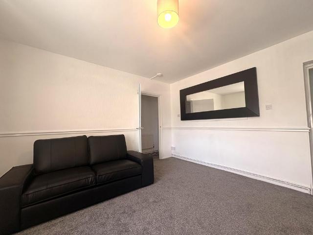 Flat for rent in Falcon Lodge, Wales