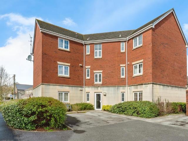 Flat for rent in Gorseinon, Wales