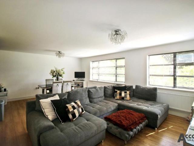 Apartment for rent in Navestock Side, Essex