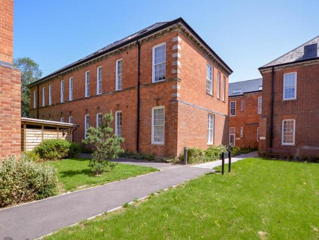 Flat for rent in Chichester, Littlecote