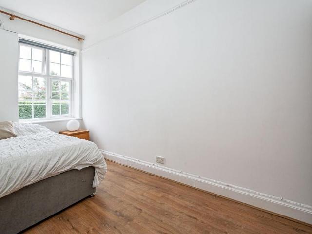 Flat for rent in London Borough of Barnet, Greater London