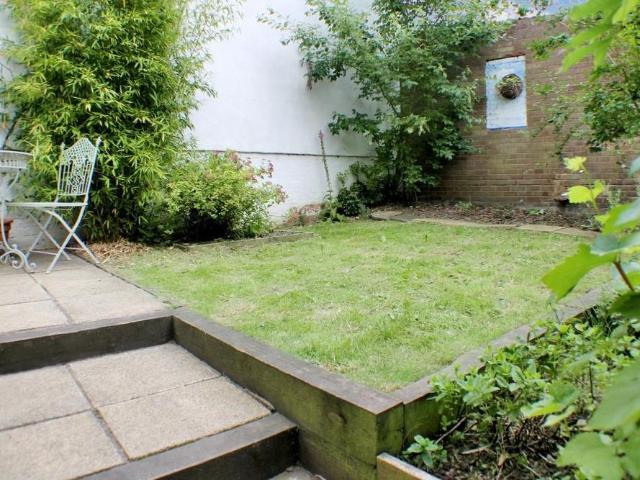 Apartment for rent in St Albans, Five Acres