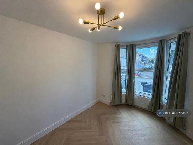 Apartment for rent in Wanstead, Greater London