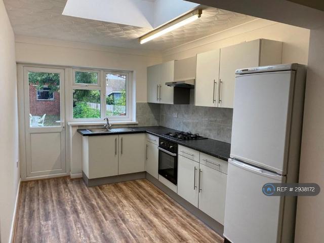 Flat for rent in London Borough of Hounslow, Osterley