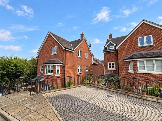 Apartment for rent in Harcourt Hill, Dromore