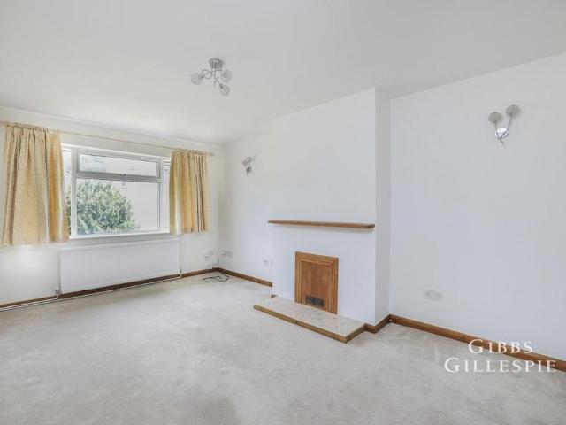 Apartment for rent in Asheridge Vale, Asheridge