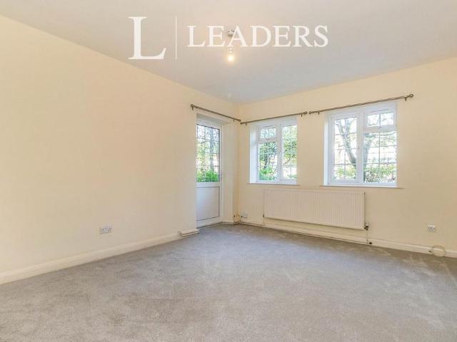 Apartment for rent in Elmbridge, Surrey