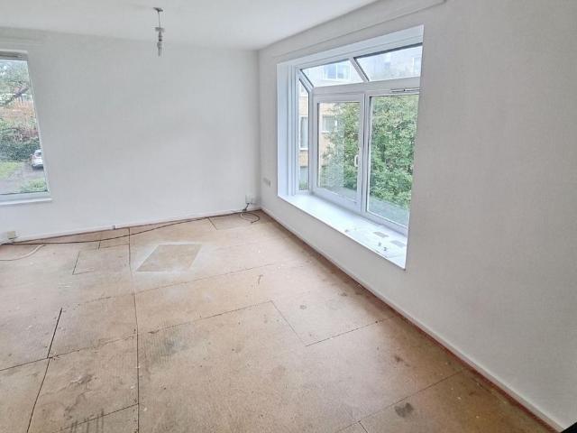 Apartment for rent in Larchwood, Bebington