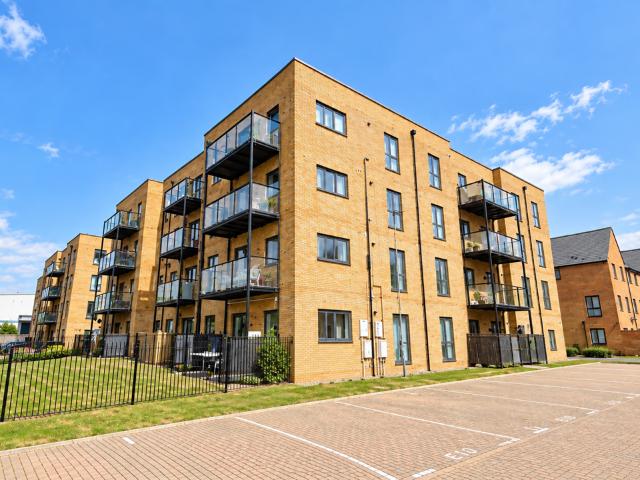 Apartment for rent in Knightswood Place, Greater London