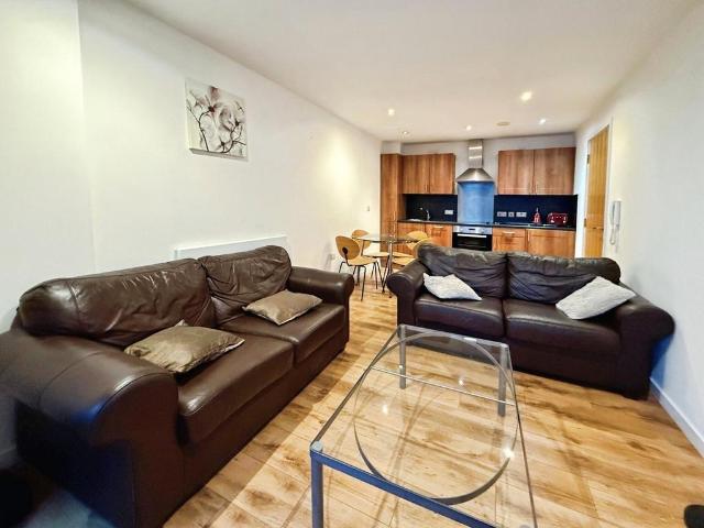 Flat for rent in Richmond Hill, West Yorkshire
