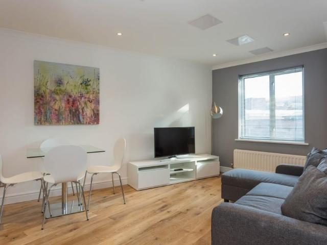 Apartment for rent in Daws Hill, Cressex