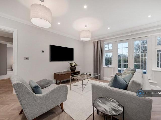 Apartment for rent in Hatching Green, Five Acres