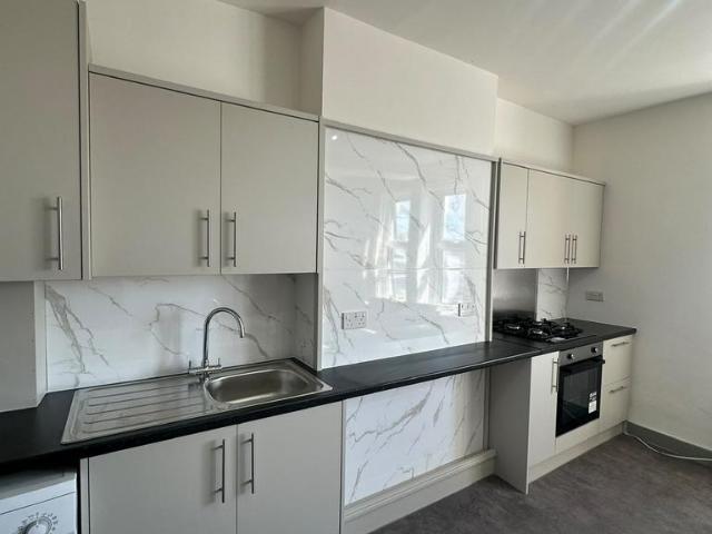 Flat for rent in Seven Kings, Greater London