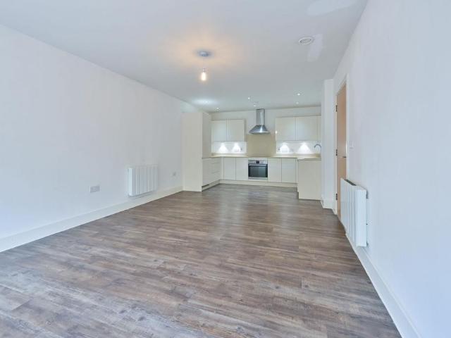 Flat for rent in Pouchen End, Hertfordshire