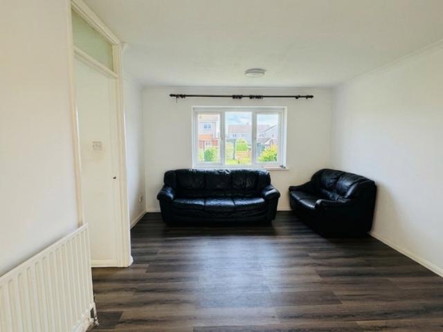 Apartment for rent in Harrow Weald, Greater London