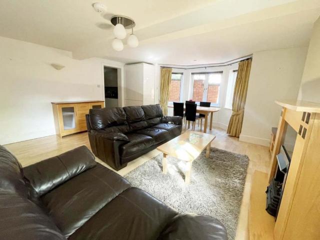 Apartment for rent in Weetwood, Leeds