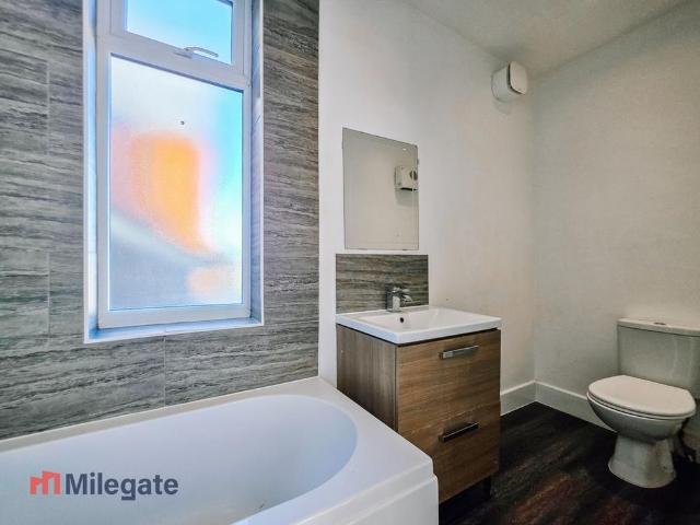 Apartment for rent in Westcliff-on-Sea, Alton Barnes