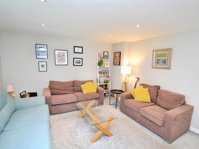 Apartment for rent in Hillside, Leith