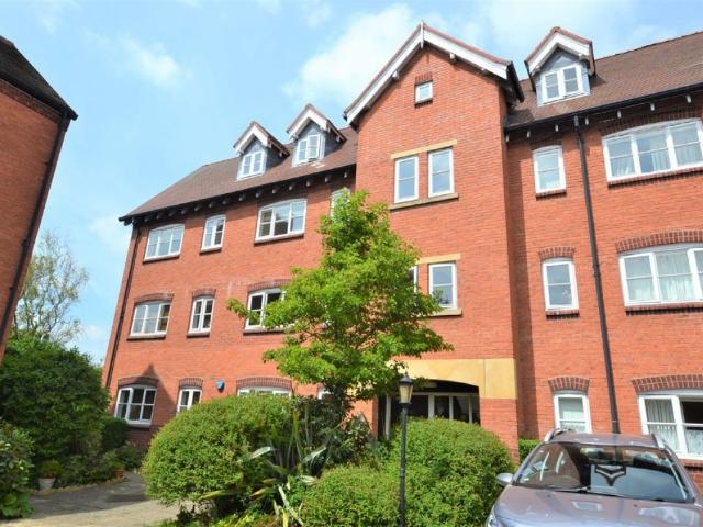 Apartment for rent in Cliff Hill, Green Close