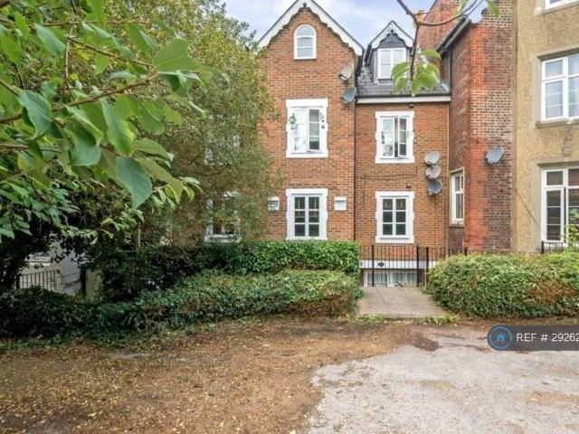 Apartment for rent in Slough