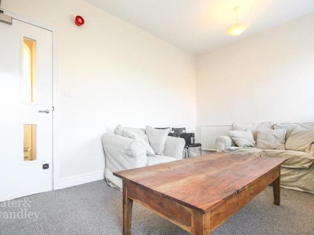 Apartment for rent in Lady Bay, Barton In Fabis