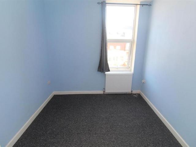 Apartment for rent in Allt-yr-yn, Wales
