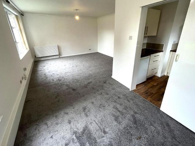 Apartment for rent in Oakwood, West Yorkshire