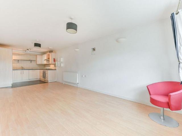 Apartment for rent in London Borough of Croydon, Addiscombe