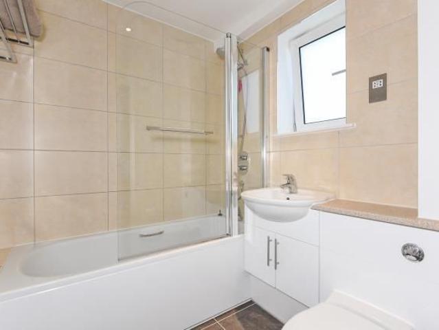 Apartment for rent in Enborne, West Berkshire