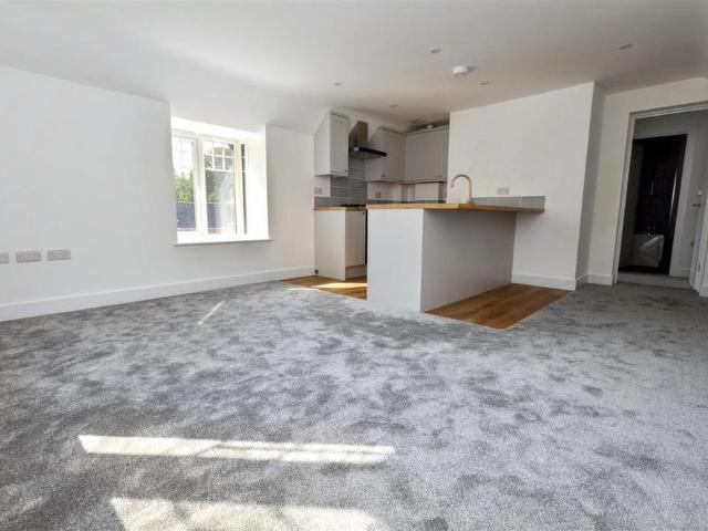 Apartment for rent in Cross In Hand, East Sussex