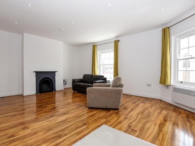 Flat for rent in Kilburn, Greater London