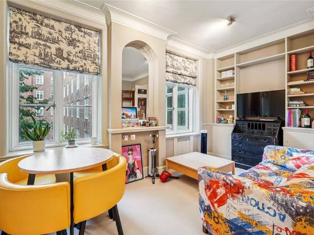 Apartment for rent in Mayfair, Greater London