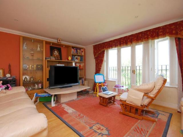 Apartment for rent in Slyfield, Westborough