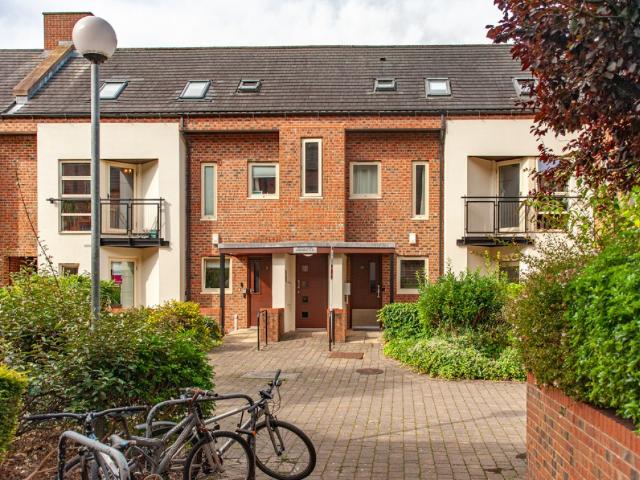 Apartment for rent in Foss Islands, High Field
