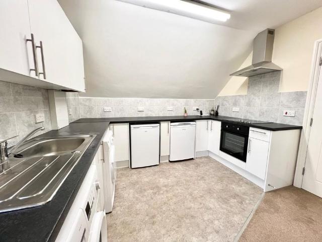 Apartment for rent in London Borough of Croydon, Waddon