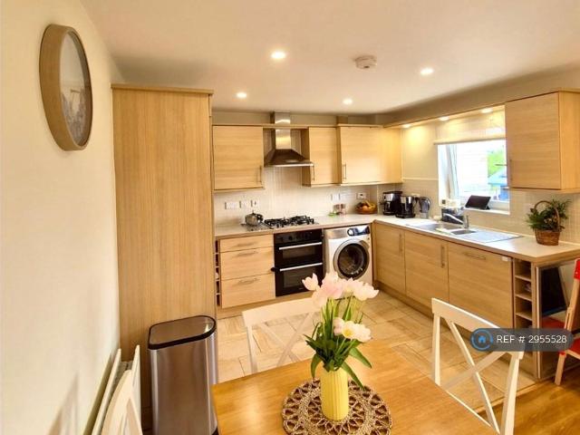 Flat for rent in Cardiff International Sports Village, Falcon Lodge