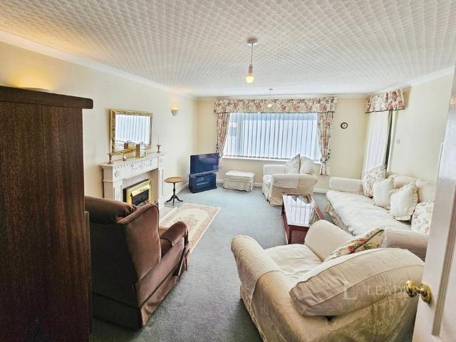 Apartment for rent in Highcliffe