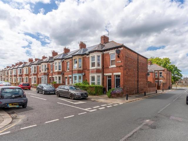Flat for rent in Cowgate, Newcastle upon Tyne