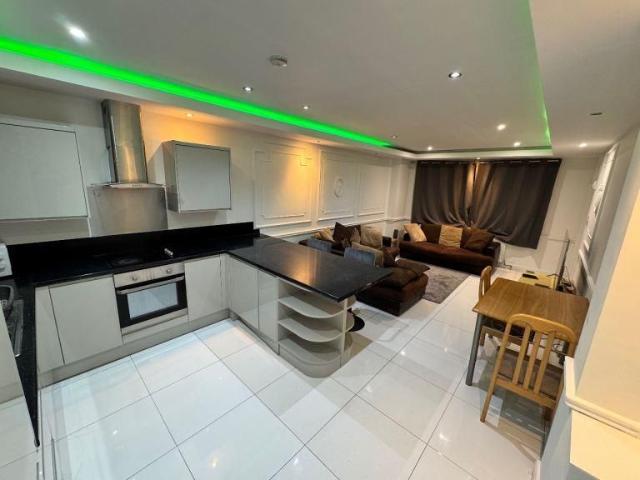 Apartment for rent in Clayhall, Greater London