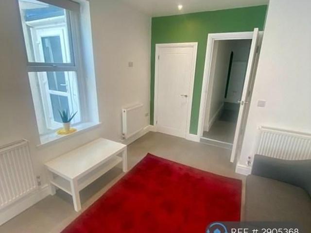 Apartment for rent in Falcon Lodge, Wales