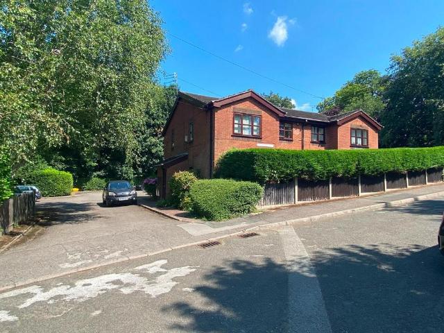 Flat for rent in Cheadle, Greater Manchester