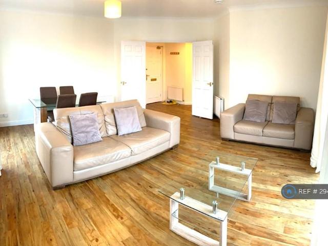 Flat for rent in Ashley, Ballindoch