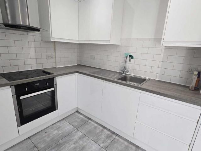 Flat for rent in London Borough of Croydon, Greater London