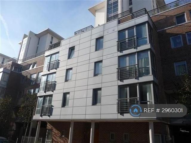 Flat for rent in Portsea, City Of Portsmouth