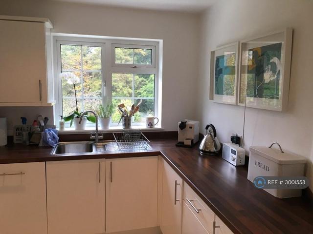 Flat for rent in Broadwater Down, Sandown Park
