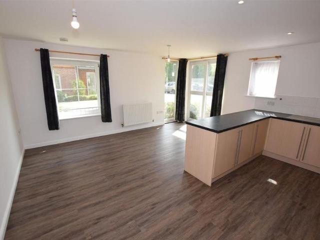 Apartment for rent in Elstree and Borehamwood, Borehamwood