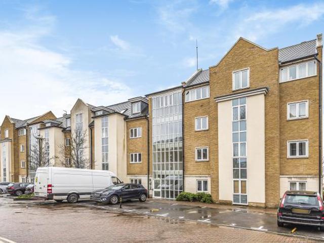 Flat for rent in Cowley Marsh, The Slade