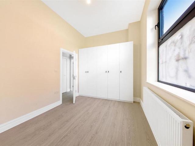 Apartment for rent in Shacklewell, Greater London