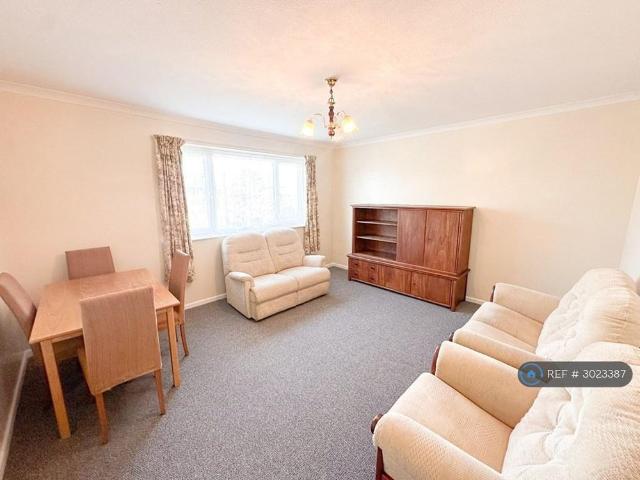 Apartment for rent in Alder Hills, Poole