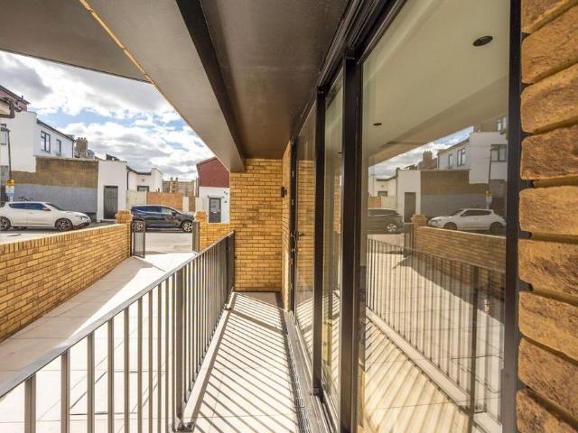Apartment for rent in London Borough of Merton, Greater London